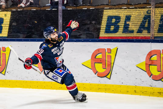 Linköpings Joe Whitney jublar