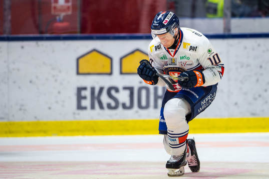 Växjös Richard Gynge jublar