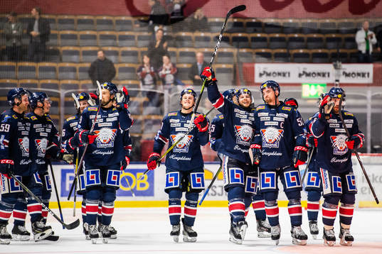 Linköpings spelare jublar