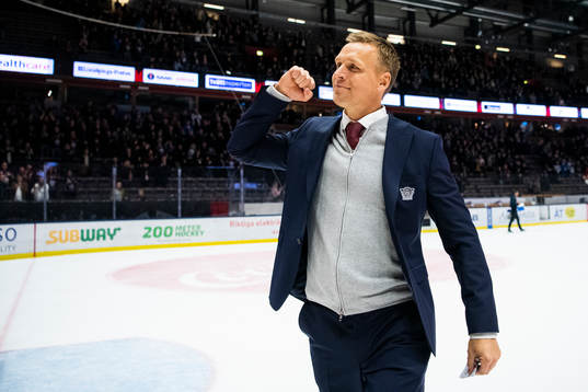 Linköpings tränare Bert Robertsson jublar