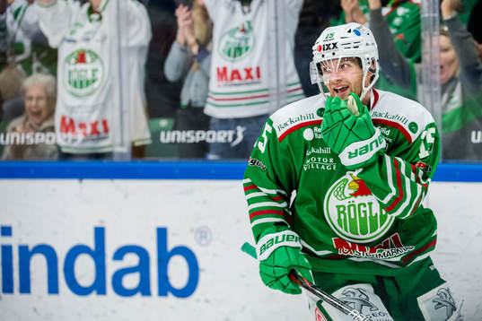 Rögles Simon Ryfors jublar