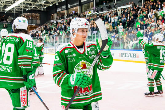 Rögles Daniel Bertov jublar