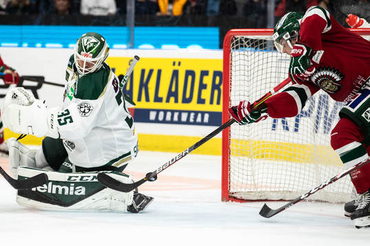 Frölundas Samuel Fagemo gör 4-2 bakom Färjestads