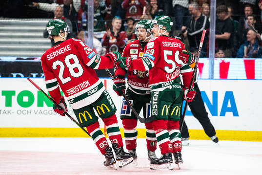 Frölundas Simon Hjalmarsson jublar