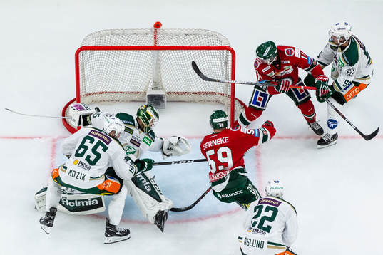 Frölundas Samuel Fagemo gör 4-2 bakom Färjestads