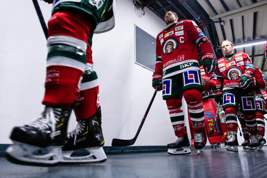 Frölundas Joel Lundqvist innan ishockeymatchen i SHL