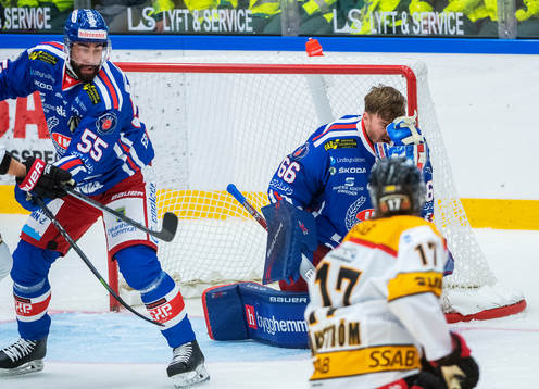 Oskarshamns målvakt Tex Williamsson får problem med
