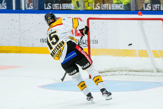 Luleås Carl Mattsson gör 4-2 i öppet mål