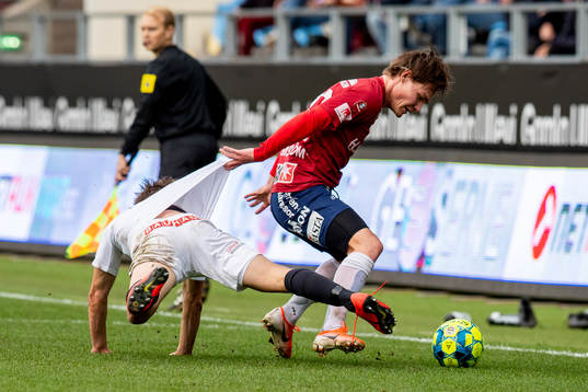 Örgrytes Filip Almström Tähti mot Brommapojkarnas Adam