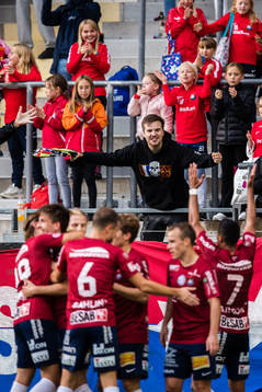Örgrytes Daniel Paulson jublar