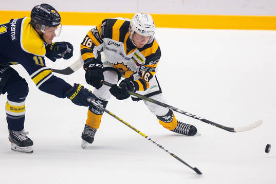 s Simon Önerud och Skellefteås Linus Lindström