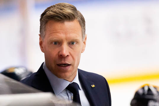 s assisterande tränare Nicklas Rahm deppar