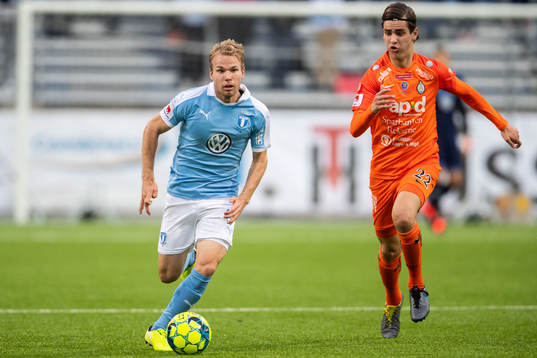 Malmö FFs Oscar Lewicki och AFC Eskilstunas Adi Nalic