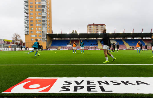 Malmö FFs spelare värmer upp