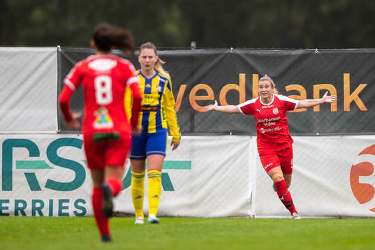 Dösjöbros Julia Lennartsson jublar