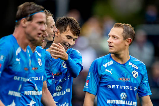Bläddra bland fler bilder av Fotboll, Superettan, Halmstad - Varberg