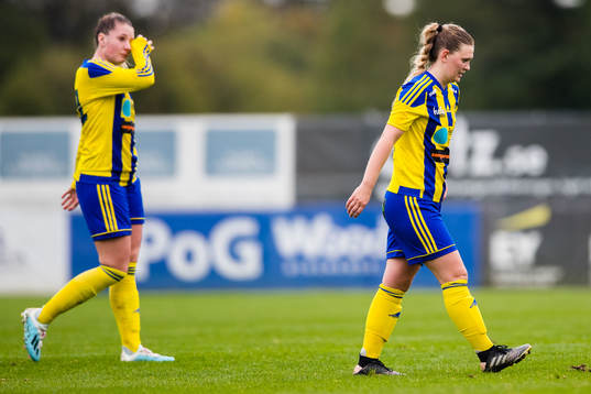 Eskilsminnes Kajsa Conradsen och Kajsa Arthursson deppar