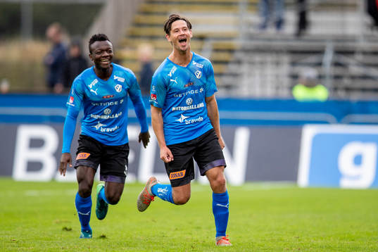 Halmstads Dusan Djuric och Thomas Boakye jublar