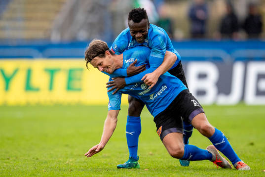 Halmstads Dusan Djuric och Thomas Boakye jublar