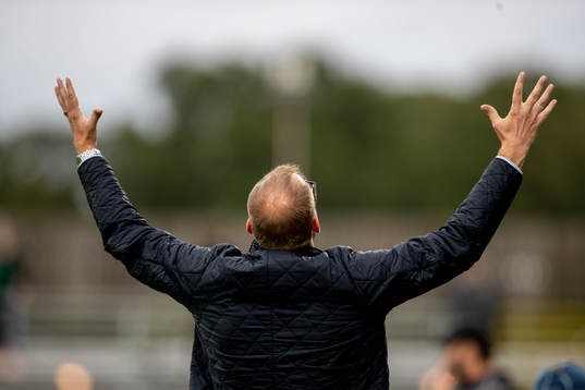 Halmstads tränare Magnus Haglund jublar