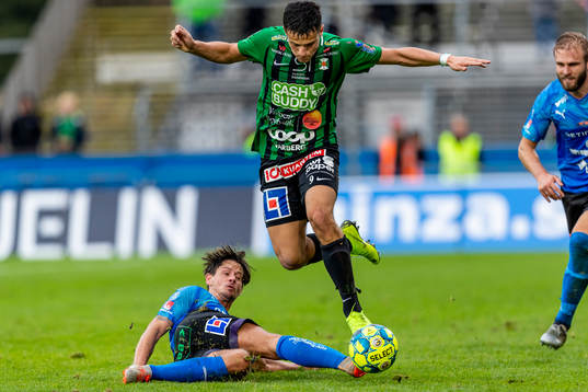 Varbergs Astrit Seljmani mot Halmstads Johan Oremo