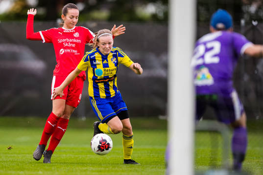 Dösjöbros Martina Sutalo och Eskilsminnes Nova Karlsson