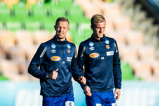 Peter Orry Larsen of Aalesund and Torbjørn Agdestein of