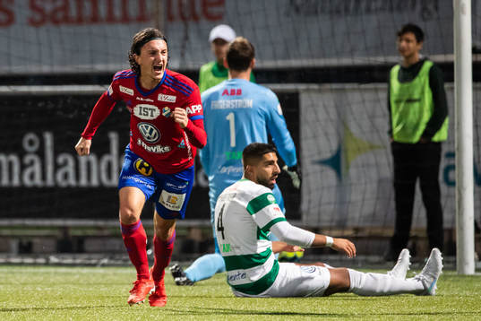 Östers Mattias Pavic jublar