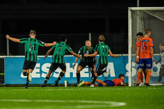 Espen Bjørnsen Garnås of Ull/Kisa celebrates