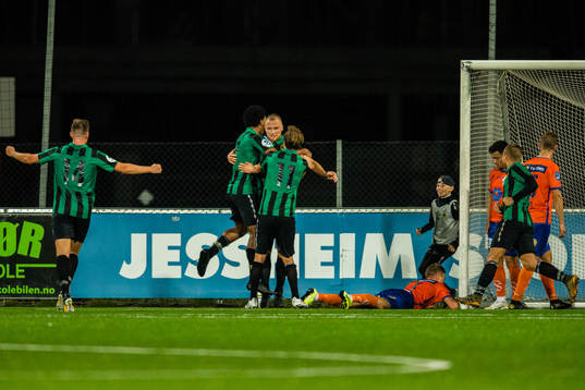 Espen Bjørnsen Garnås of Ull/Kisa celebrates