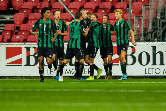 Espen Bjørnsen Garnås of Ull/Kisa celebrates