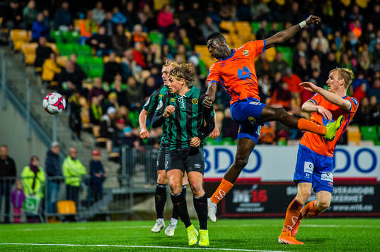 Lars Mogstad Ranger of Ull/Kisa and Pape Habib Gueye of