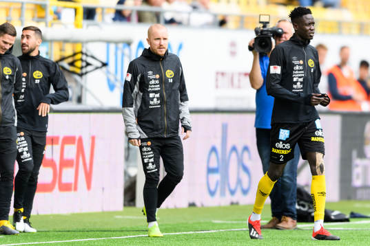 Elfsborgs spelare kommer in på arenan