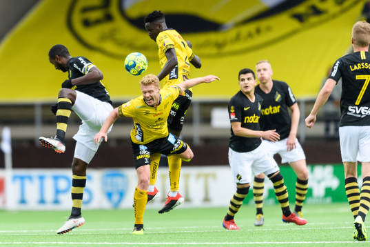 Elfsborgs Sivert Heltne Nilsen och Joseph Okumu