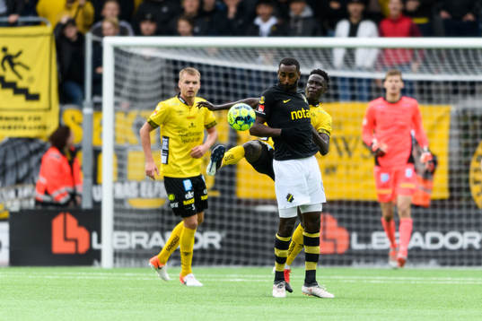 s Henok Goitom  och Elfsborgs Joseph Okumu