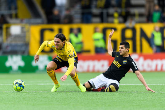 s Tarik Elyounoussi