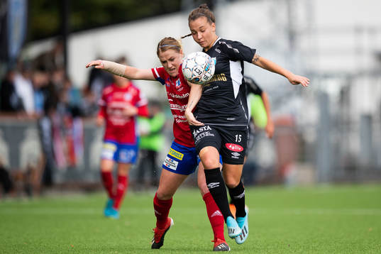 Göteborgs Julia Zigiotti Olme före Vittsjös Catherine
