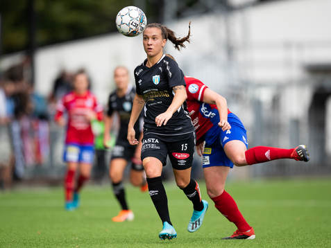 Göteborgs Julia Zigiotti Olme före Vittsjös Catherine
