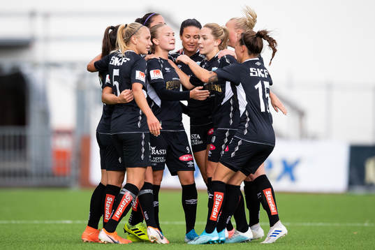 Göteborgs Filippa Curmark jublar med lagkamrater