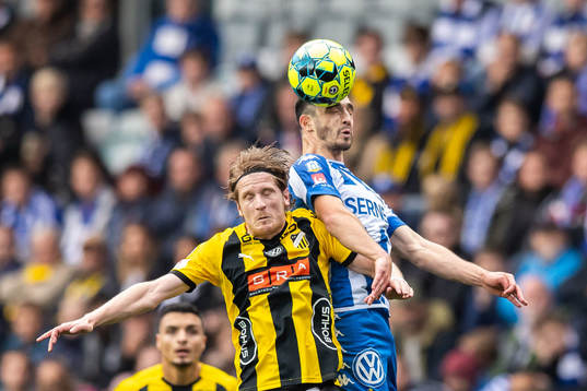 Häckens Erik Friberg och IFK Göteborgs Giorgi Kharaishvili