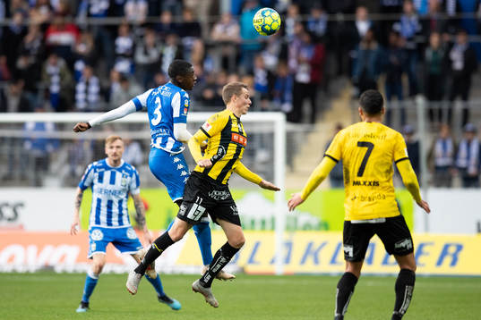 IFK Göteborgs Adil Titi och Häckens Viktor Lundberg