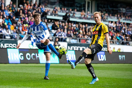 IFK Göteborgs Emil Holm och Häckens Adam Andersson
