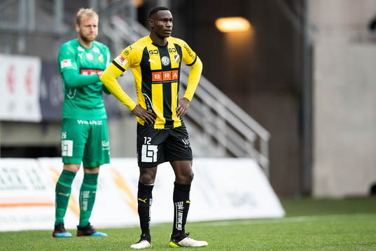 Häckens målvakt Peter Abrahamsson och Godswill Ekpolo