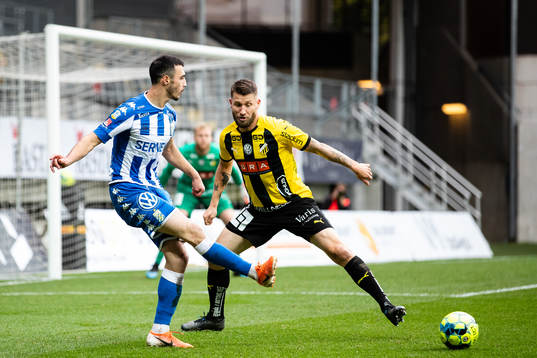 IFK Göteborgs Giorgi Kharaishvili och Häckens Joona Toivio