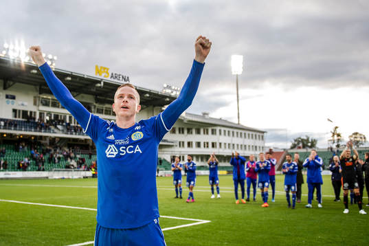 Sundsvalls Tobias Eriksson jublar