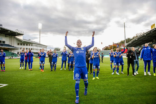 Sundsvalls Tobias Eriksson jublar