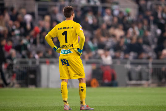 Örebros målvakt Oscar Jansson deppar