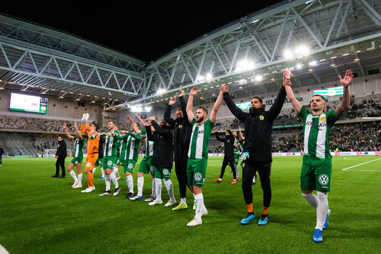 Hammarbys spelare jublar
