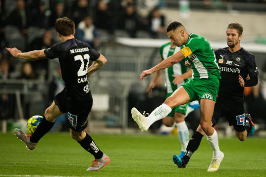 Hammarbys Nikola Djurdjic med ett skott