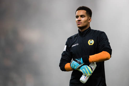 Hammarbys målvakt Oliver Dovin